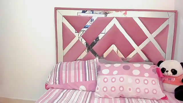 Snapshot of bellalumi chatting on April 2026 11:04:02 AM bellalumi online show from April 2026 11:04:02 AM