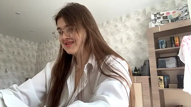 Snapshot of CarylWeatherholtz chatting on September 2025 10:26:01 AM CarylWeatherholtz online show from September 2025 10:26:01 AM