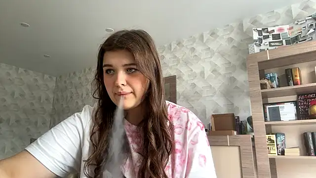 Snapshot of CarylWeatherholtz chatting on September 2025 10:50:01 AM CarylWeatherholtz online show from September 2025 10:50:01 AM