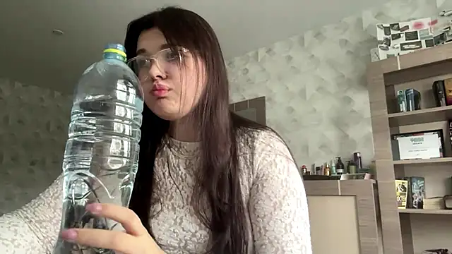 Snapshot of CarylWeatherholtz chatting on September 2025 10:20:02 AM CarylWeatherholtz online show from September 2025 10:20:02 AM