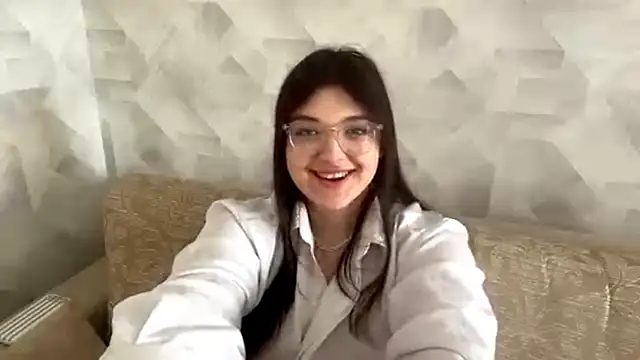 Snapshot of CarylWeatherholtz chatting on October 2025 11:51:02 AM CarylWeatherholtz online show from October 2025 11:51:02 AM