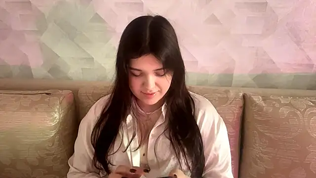 Snapshot of CarylWeatherholtz chatting on October 2025 12:26:01 PM CarylWeatherholtz online show from October 2025 12:26:01 PM