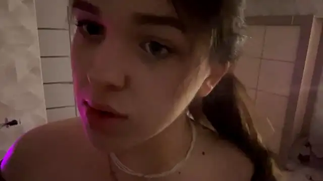 Snapshot of CarylWeatherholtz chatting on October 2025 04:08:01 PM CarylWeatherholtz online show from October 2025 04:08:01 PM