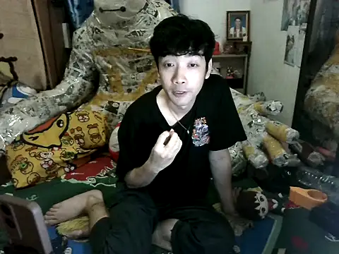 moaman190 online show from October 2025 04:49:01 PM