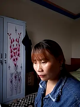 Snapshot of Mainay0033 chatting on September 2025 10:26:02 AM Mainay0033 online show from September 2025 10:26:02 AM