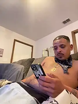 Snapshot of Ghosttown23 chatting on April 2026 01:40:01 AM Ghosttown23 online show from April 2026 01:40:01 AM