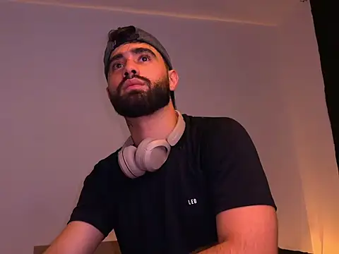 Snapshot of zack_sullivan22 chatting on October 2025 04:10:02 AM zack sullivan22 online show from October 2025 04:10:02 AM