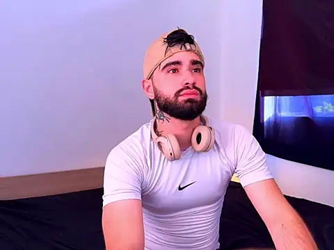 Snapshot of zack_sullivan22 chatting on October 2025 09:35:02 PM zack sullivan22 online show from October 2025 09:35:02 PM