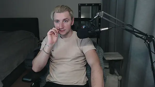 Snapshot of Elvin_Vaenight chatting on October 2025 10:29:02 PM Elvin Vaenight online show from October 2025 10:29:02 PM