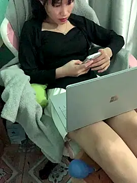 Ly-ny online show from November 2025 05:44:02 PM