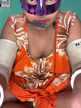 mimi87hoty online show from February 2026 05:00:02 PM