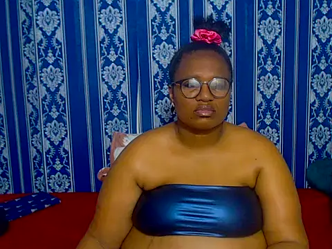 Snapshot of JUICEYLIPS333 chatting on November 2025 06:39:01 PM JUICEYLIPS333 online show from November 2025 06:39:01 PM