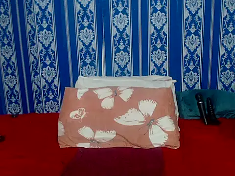 Snapshot of JUICEYLIPS333 chatting on November 2025 06:41:02 PM JUICEYLIPS333 online show from November 2025 06:41:02 PM