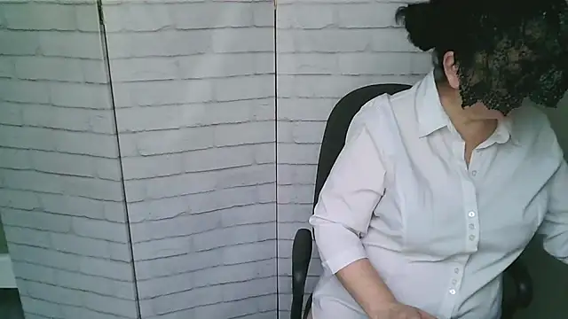 Helen xi  online show from November 2025 12:15:02 PM