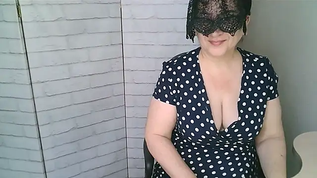 Snapshot of Helen_xi_ chatting on April 2026 04:17:01 AM Helen xi online show from April 2026 04:17:01 AM