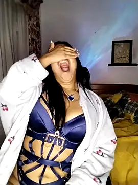 Snapshot of Tigresa23 chatting on November 2025 04:12:01 AM Tigresa23 online show from November 2025 04:12:01 AM