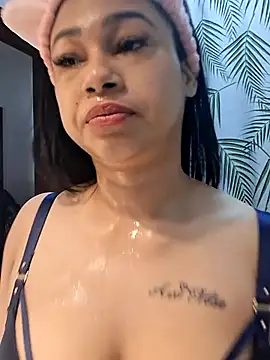 Snapshot of Tigresa23 chatting on March 2026 05:18:02 PM Tigresa23 online show from March 2026 05:18:02 PM