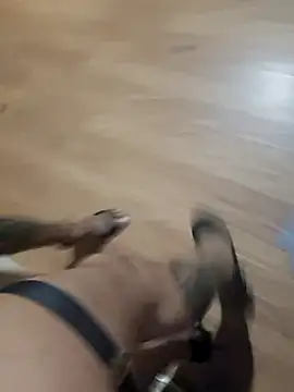 Snapshot of Tigresa23 chatting on April 2026 02:03:02 AM Tigresa23 online show from April 2026 02:03:02 AM