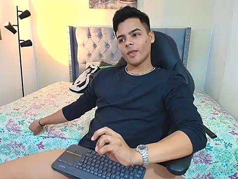 Snapshot of stewart_mateo_ chatting on September 2025 03:07:02 AM stewart mateo  online show from September 2025 03:07:02 AM