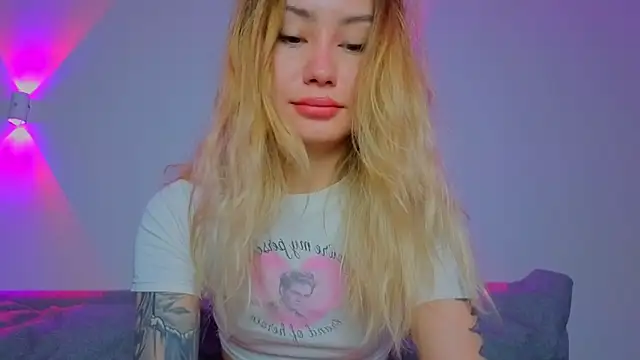 Snapshot of baobei03 chatting on April 2026 04:44:02 AM baobei03 online show from April 2026 04:44:02 AM