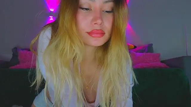 Snapshot of baobei03 chatting on April 2026 05:44:02 AM baobei03 online show from April 2026 05:44:02 AM