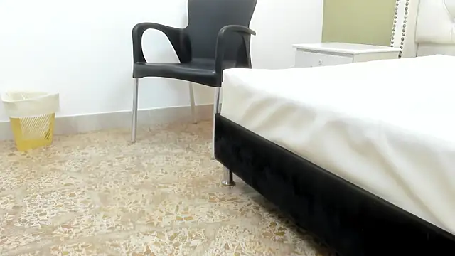 DOUGLAS 099 online show from October 2025 04:10:01 AM