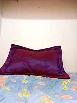 Snapshot of linalolo_12 chatting on April 2026 09:18:02 PM linalolo 12 online show from April 2026 09:18:02 PM