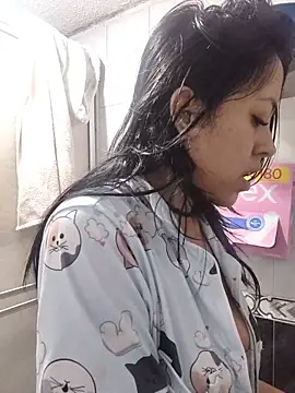 Queen Ashly online show from November 2025 09:27:02 PM