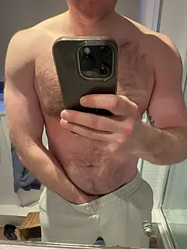 Snapshot of Manchestermuscles1988 chatting on April 2026 07:18:02 PM Manchestermuscles1988 online show from April 2026 07:18:02 PM