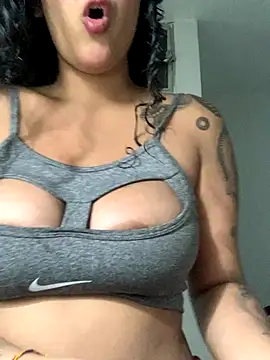 Snapshot of caritobeachdh chatting on October 2025 04:43:01 AM caritobeachdh online show from October 2025 04:43:01 AM