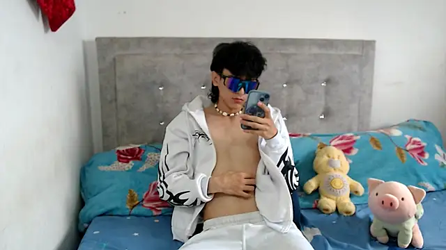 Snapshot of dylann_ross chatting on April 2026 04:25:01 PM dylann ross online show from April 2026 04:25:01 PM