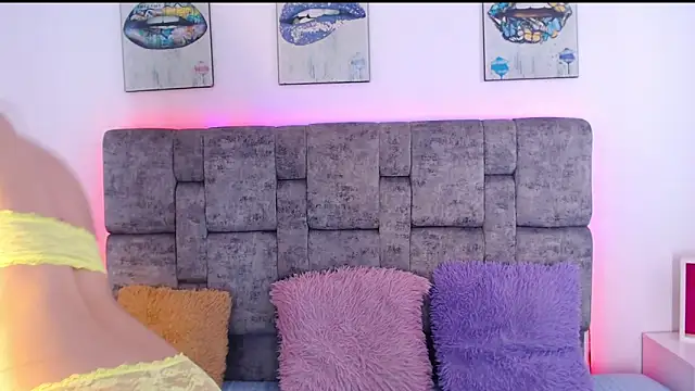 Snapshot of melodydoll chatting on October 2025 03:52:01 PM melodydoll online show from October 2025 03:52:01 PM