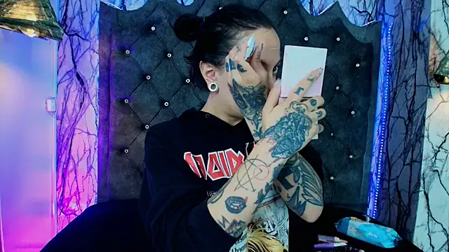 Zami Escobar of online show from September 2025 06:42:01 PM