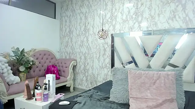 Candy Hott7 online show from March 2026 10:27:02 PM