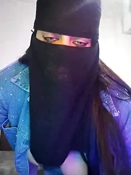 Snapshot of lilyan12 chatting on April 2026 01:32:01 AM lilyan12 online show from April 2026 01:32:01 AM