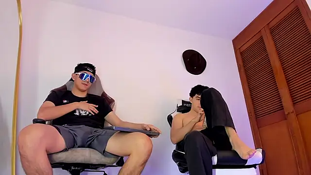 sotooliver3 online show from November 2025 05:12:01 PM