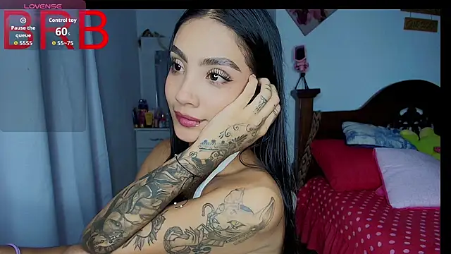 mia yireth online show from December 2025 03:10:01 PM