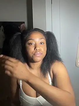 Snapshot of princesslivv chatting on March 2026 03:23:02 AM princesslivv online show from March 2026 03:23:02 AM