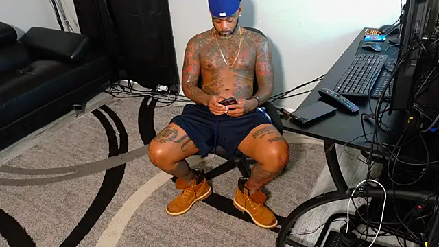 SLANGONDEMHOES online show from November 2025 06:17:01 PM