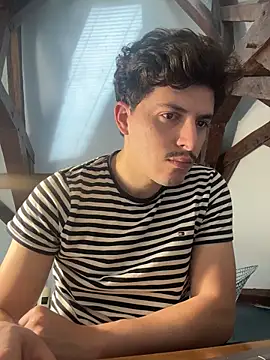 Snapshot of dock_75 chatting on November 2025 01:32:01 PM dock 75 online show from November 2025 01:32:01 PM