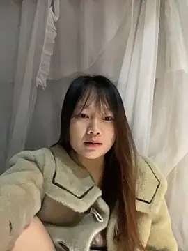 Hinne07 online show from December 2025 01:55:02 AM