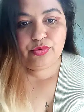 Snapshot of curvy_diva_ chatting on September 2025 01:23:02 PM curvy diva online show from September 2025 01:23:02 PM