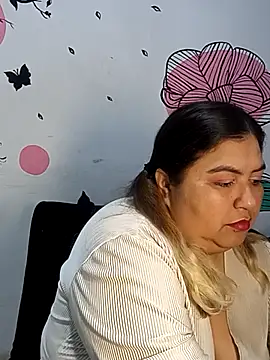 Snapshot of curvy_diva_ chatting on October 2025 01:12:02 PM curvy diva online show from October 2025 01:12:02 PM