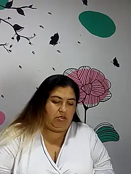 Snapshot of curvy_diva_ chatting on October 2025 11:10:01 AM curvy diva online show from October 2025 11:10:01 AM