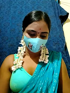 mini-queen online show from October 2025 01:56:02 PM