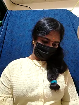 Snapshot of mini-queen chatting on December 2025 09:29:02 AM mini-queen online show from December 2025 09:29:02 AM