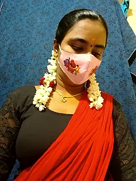 Snapshot of mini-queen chatting on January 2026 01:05:02 PM mini-queen online show from January 2026 01:05:02 PM