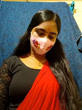 Snapshot of mini-queen chatting on January 2026 05:06:01 PM mini-queen online show from January 2026 05:06:01 PM