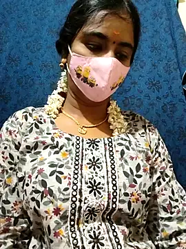 Snapshot of mini-queen chatting on January 2026 12:20:01 PM mini-queen online show from January 2026 12:20:01 PM