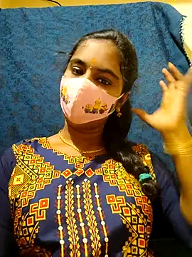 Snapshot of mini-queen chatting on February 2026 10:10:01 AM mini-queen online show from February 2026 10:10:01 AM